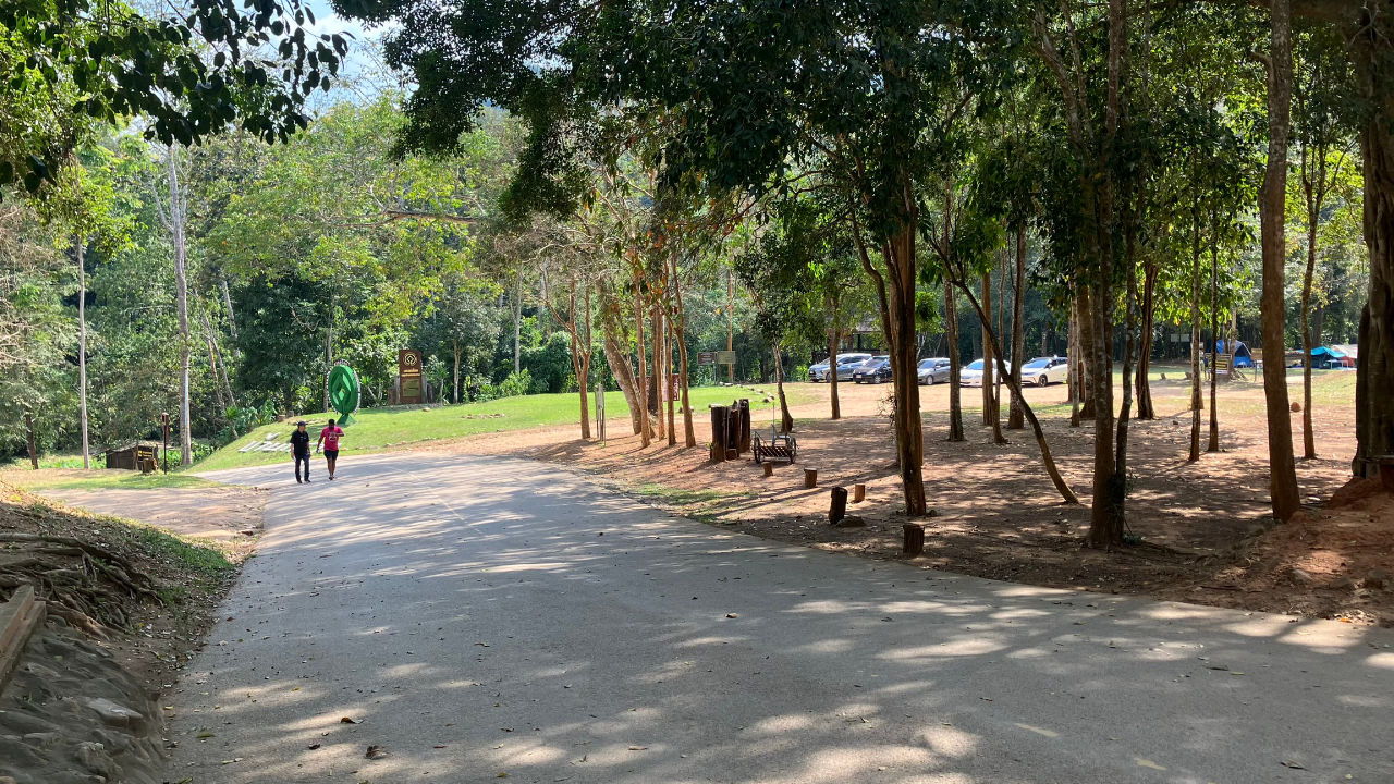 Kaeng Krachan National Park (ケーンクラチャン国立公園)の中腹にあるキャンプ場