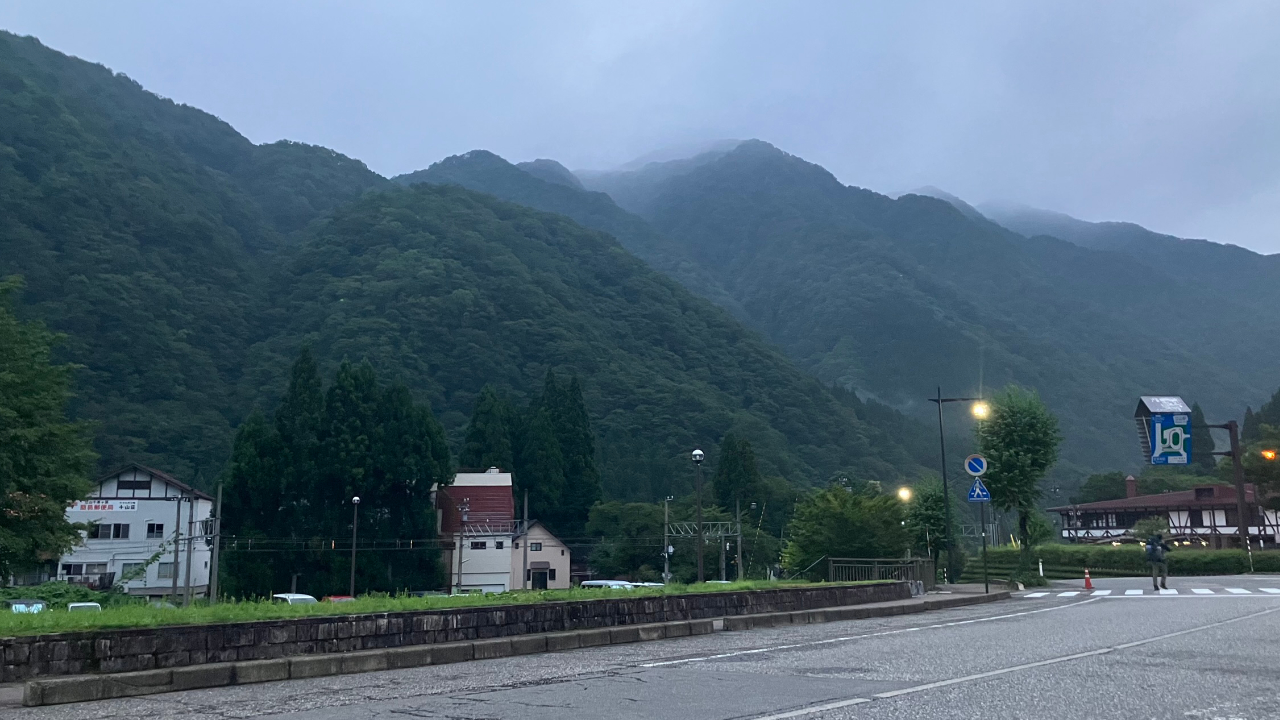 立山駅近くにある駐車場